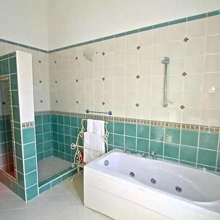 빌라 Sleeps 6 Pool Air Con Wifi 칼칸