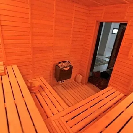 빌라 Sleeps 6 Pool Air Con Wifi *