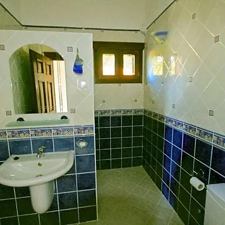 Sleeps 6 Pool Air Con Wifi *
