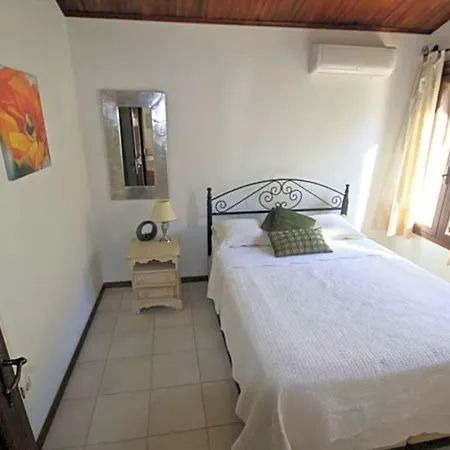 Sleeps 6 Pool Air Con Wifi