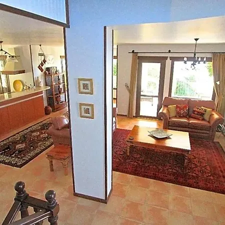 Sleeps 6 Pool Air Con Wifi *